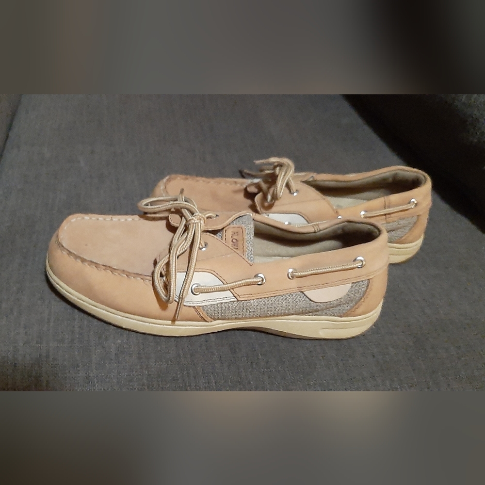 Aloha Island Tropics 7.5Men light brown upper leather shoe